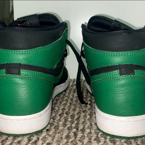 Pine Green Jordan 1's Highs - Picture 3 of 5